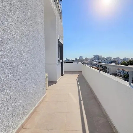 With 360° Balcony And Direct Sea And Harbour View! Appartamento *